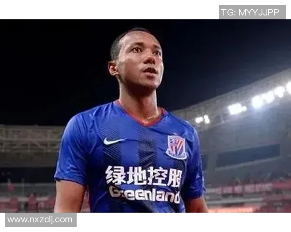 空白格足球球星的传奇人生与绿茵场上的辉煌瞬间 空白格足球球星的传奇人生与绿茵场上的辉煌瞬间